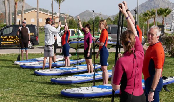 Introductory paddleboarding class